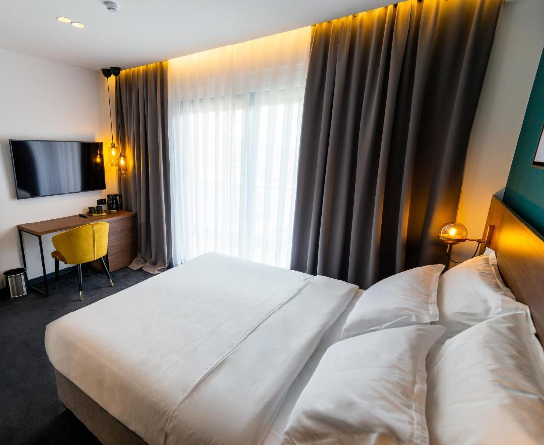 Boutique Rooms 76 Имотски Экстерьер фото